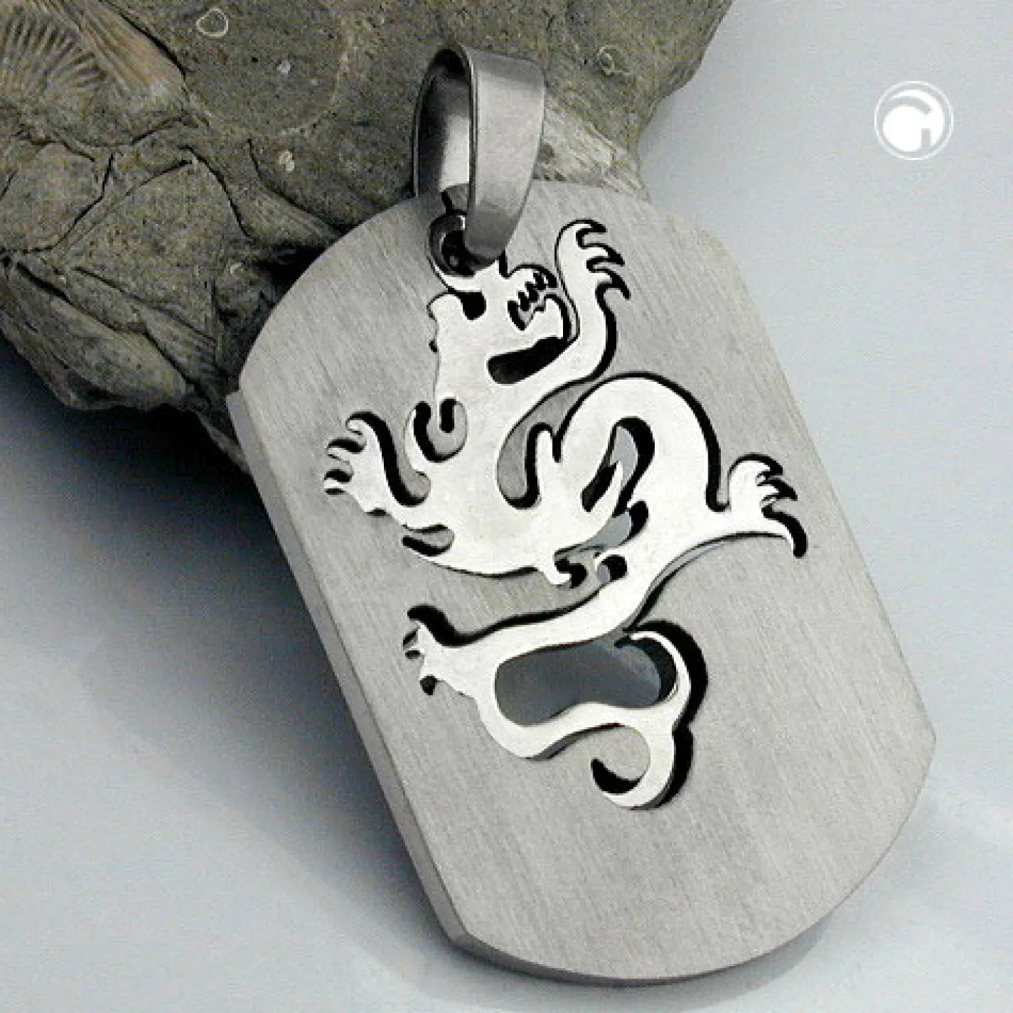 Anhänger 37x28mm Drache glänzend in einer matt gebürsteten Platte Edelstahl