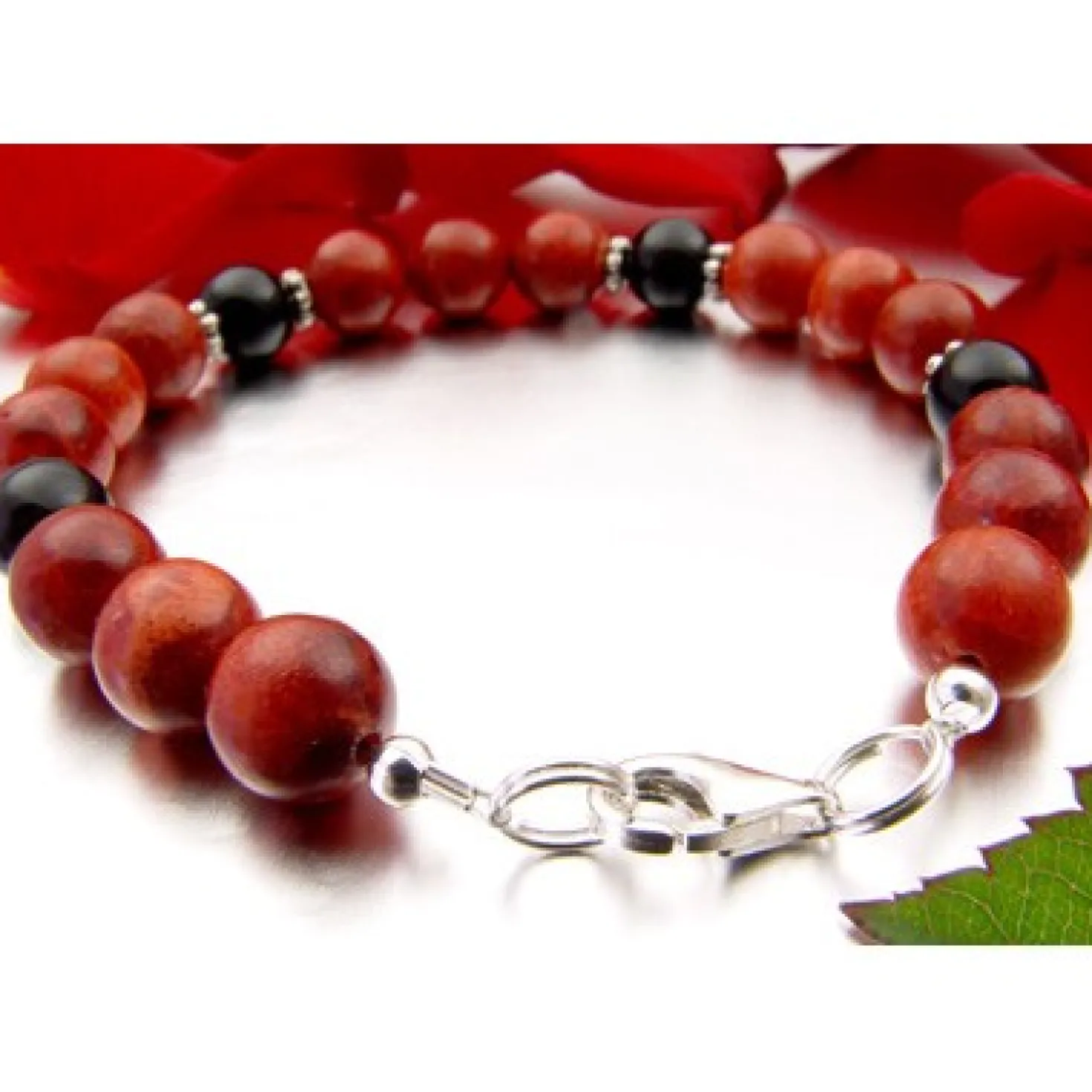 Armband aus Koralle Schaumkoralle & Onyx & 925er Silber, rot schwarz