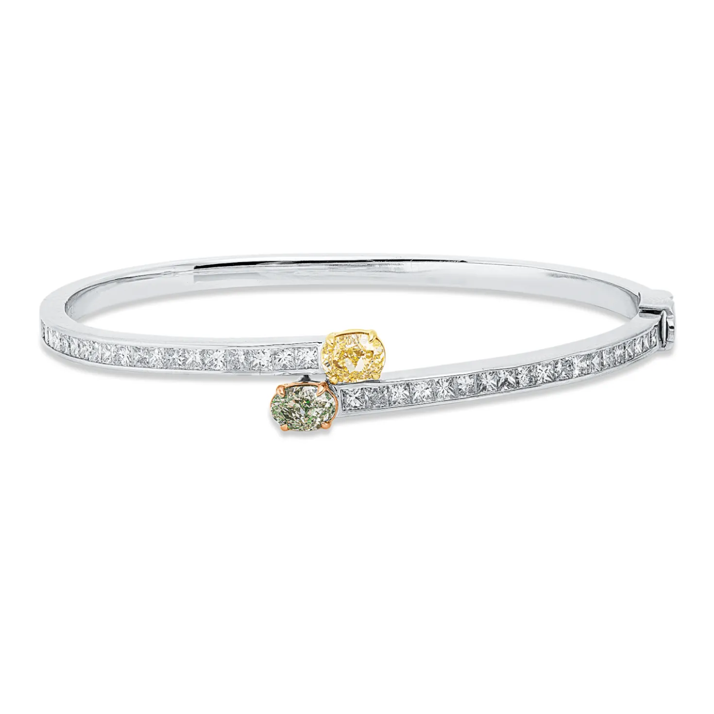Armreif aus 750 Gold gelb/weiß/rot 40 Diamanten 2,82ct 46x52mm 4er-Krappe