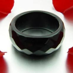 Breiter Ring aus Onyx schwarz schlicht facettiert Onyxring Fingerring