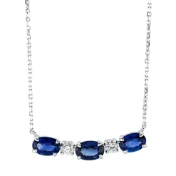 Collier aus 750 Weißgold 3 Saphire 1,68ct blau 2 Brillanten 0,18ct TW-SI L:45cm