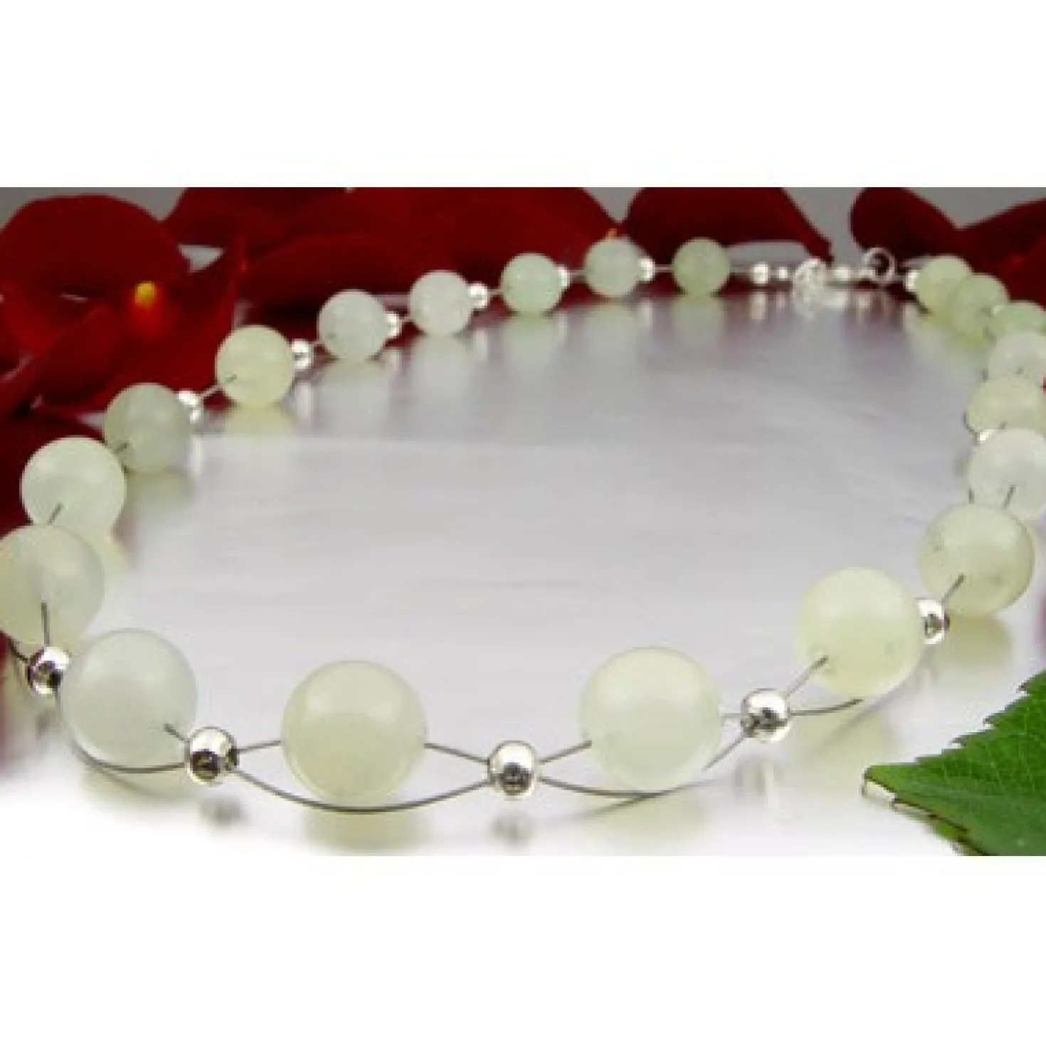 Kette Collier Halsschmuck aus echter Jade zart-grün hellgrün 925 Silber 48cm