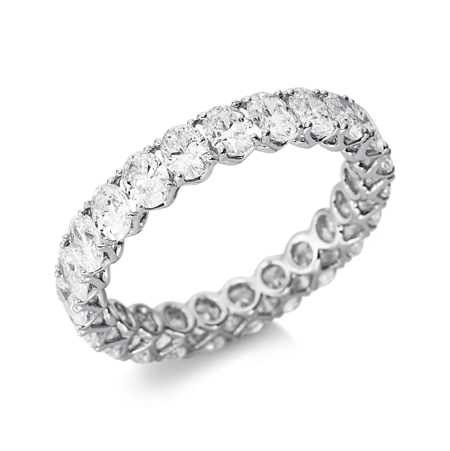 Memoire Ring aus 750 Weißgold 26 Diamanten Oval-Schliff 2,79ct TW-SI B:4mm