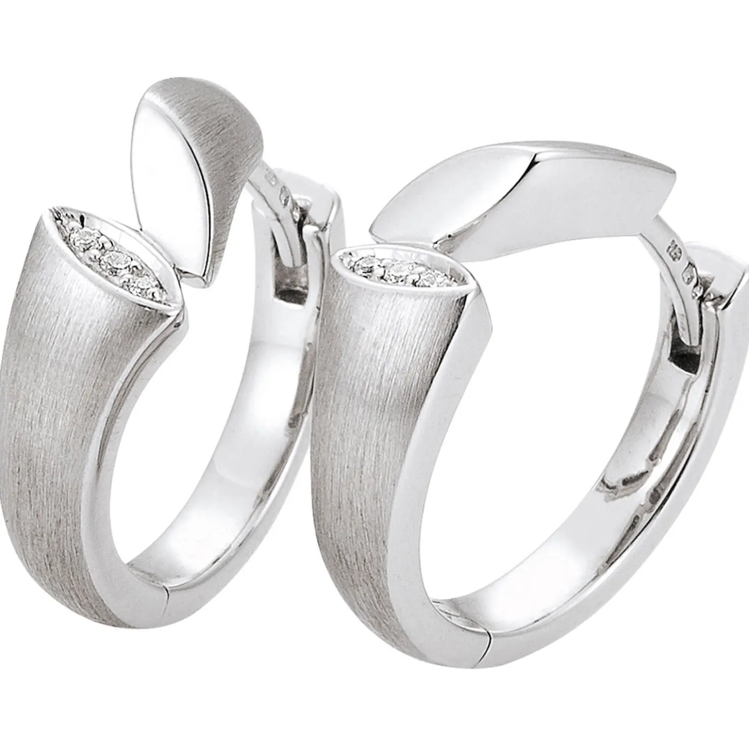 Ohrringe Creolen aus 585 Gold Weißgold mattiert mit 6 Diamanten 0,035 Ct. W-SI