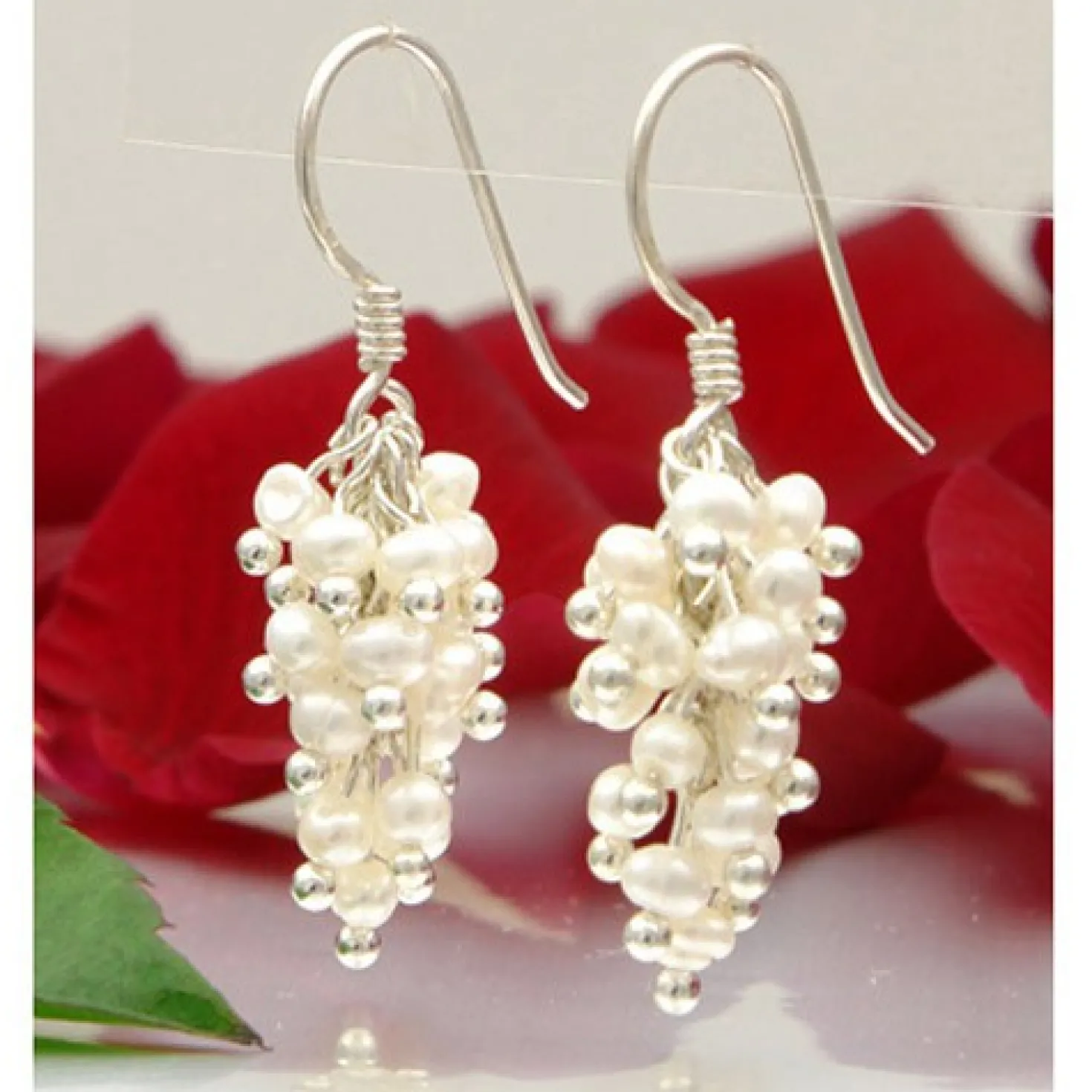 Ohrringe Ohrhänger aus Perlen in Traubenform & 925 Silber, creme-weiß