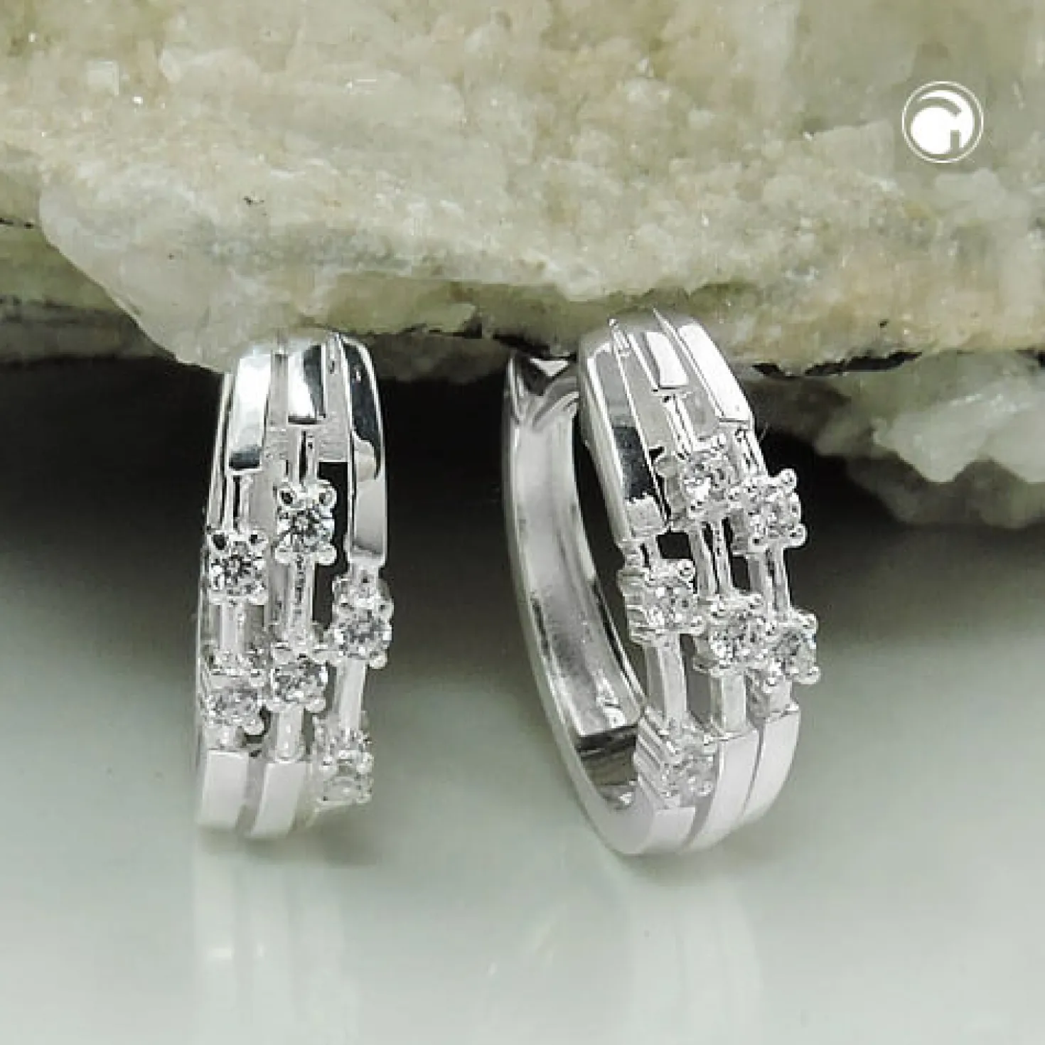 Paar Creolen Ohrringe 15x13x5mm mit weißen Zirkonia oval 925 Silber