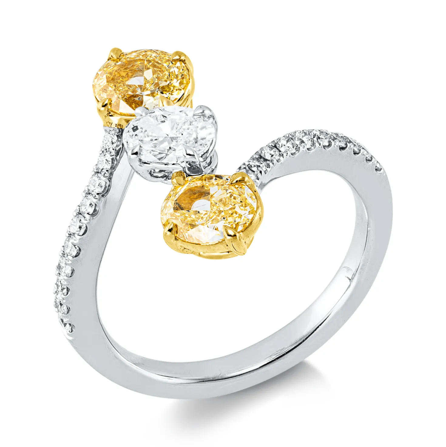 Ring aus 750 Gold gelb/weiß 23 Diamanten 1,53ct F-VSI/SI B:15,4mm 4er-Krappe