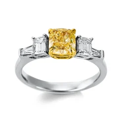 Ring aus 750 Gold gelb/weiß 5 Diamanten 1,53ct TW-SI B:5,3mm 4er-Krappe