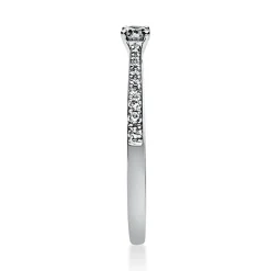 Ring aus 750 Gold Weißgold mit 19 Diamanten Brillanten 0,22 Ct. 4er-Krappe